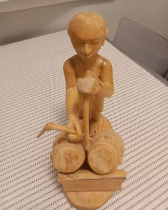 SOPRAMMOBILE IN LEGNO "INDIGENO CHE SUONA TAMBURI"