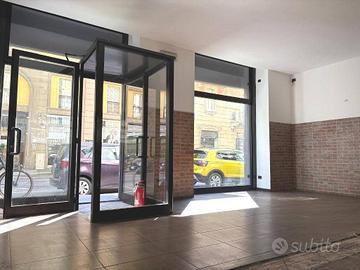 Attività / Licenza di 93 m² a Milano