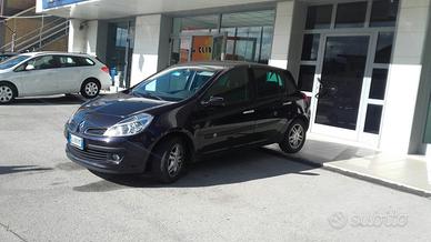 Renault Clio 3 1.5 dci le iene