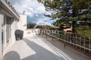 Trivano ristrutturato con terrazza e p.auto