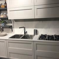 Cucina nuova in legno massiccio  in svendita