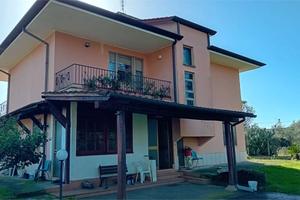 VILLA UNIFAMILIARE AMPIA METRATURA CON AMPIO GIARD