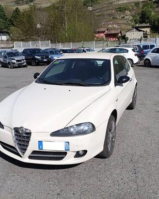 Alfa Romeo 147 II 2004 147 3p 1.9 jtd C.N.C 120cv
