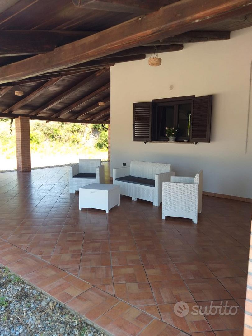 Terreno agricolo + villa + annessi rustici - Altro