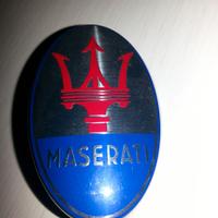 Tridente Maserati e borchia