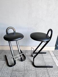Coppia di sgabelli con seduta in pelle