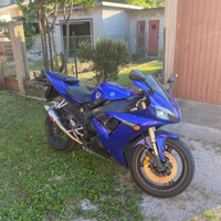 Yamaha r1