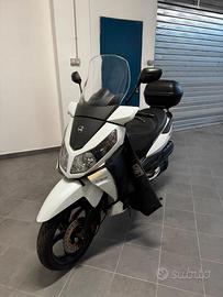 Citycom 300i bianco con optional