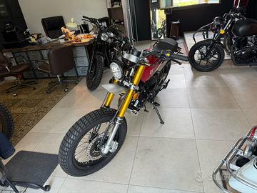 Mutt Razorback Red 125