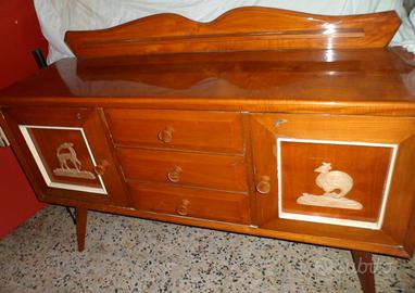 Mobile credenza d’epoca.