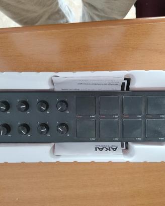 AKAI LPD8  