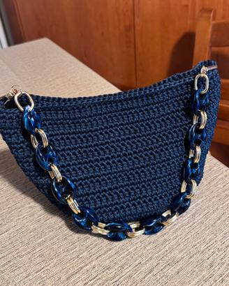 Borsa artigianale all’uncinetto blu navy