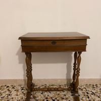 tavolino da lavoro toilette 