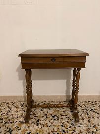 tavolino da lavoro toilette 