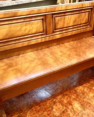 Panca in legno con vano contenitore