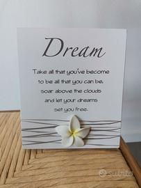 Tavoletta con scritta in inglese