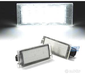 LUCI TARGA A LED PER RENAULT CLIO MEGANE LAGUNA TW