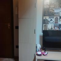 Composizione di mobili in legno per ufficio, sala.