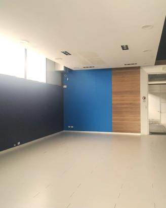 Ufficio piano terra con magazzino