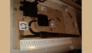 2 serrature depoca e uncino ponpieri