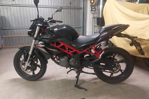 Benelli BN125 con 1100 KM