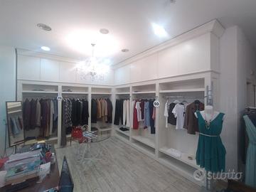arredo per negozio di abbigliamento 