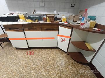 pensili cucina bianca e marrone