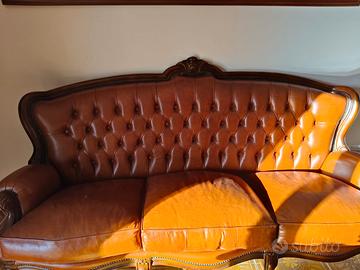 Salotto classico in pelle e legno intagliato (set)