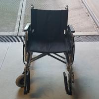 Carrozzina per disabili, taglie forti