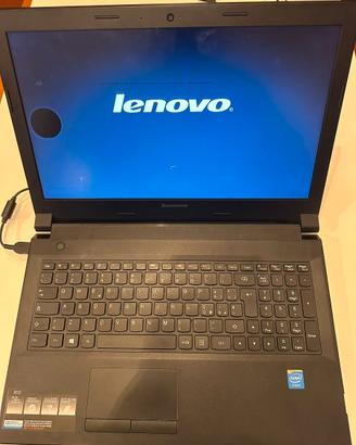 Lenovo - Portatile 15,6" con schermo difettoso