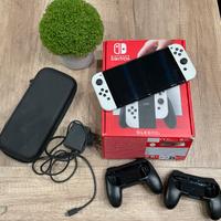 Nintendo Switch Oled full pack come nuova