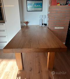 Tavolo in legno massello di rovere