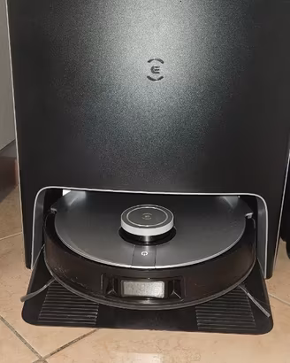 Robot Lavapavimenti Ecovacs. Aspira e lava.