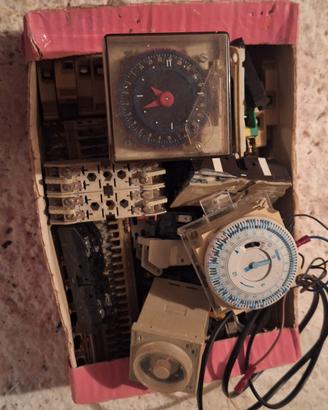 Stock componenti elettrici 