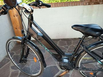 Ciclo elettrico da donna cicloturismo torpado