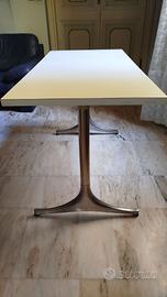 Tavolo di design Herman Miller