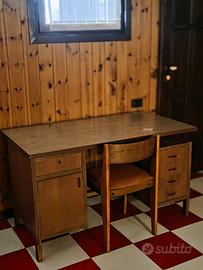 Scrivania vintage anni ’60 con sedia originale