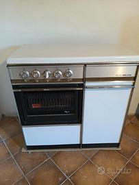 Cucina a gas e forno con bombola