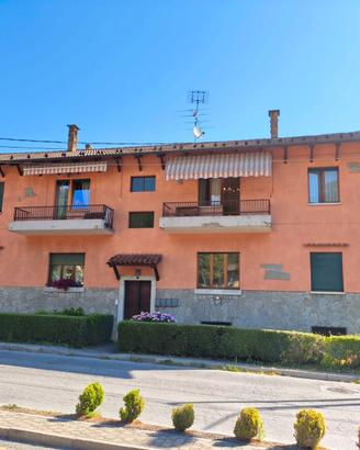 Appartamento al primo piano con cantina e garage