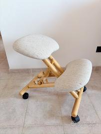 Sedia ergonomica legno e stoffa Cinius