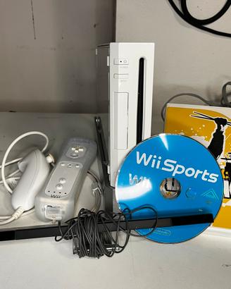 Wii bianca completa più telecomando, nunchuk gioco