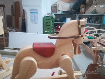 Cavallo A dondolo