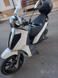 Piaggio Carnaby 300 - 2010