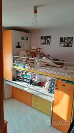 cameretta completa di letto e scrivania estraibile