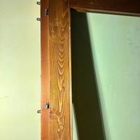 Telaio e porte  a due ante in legno con vetrate