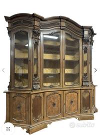 Mobile in radica di noce