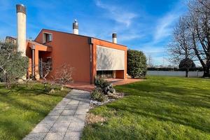 Casa singola giardino di 1300mq+taverna e mans