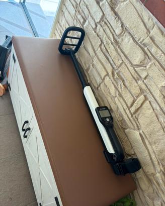 Metal detector