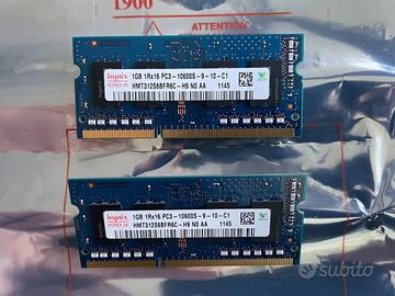 Due moduli RAM da 1 GB