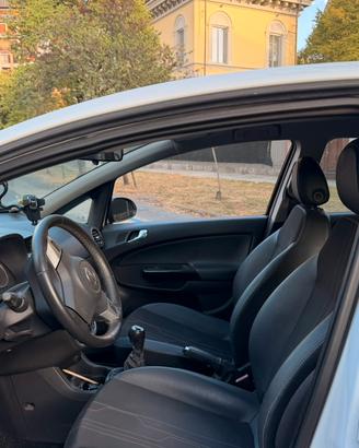 Opel corsa 1.2 benzina / gpl della casa anno 2012